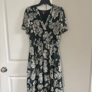 Vince Camuto  Floral V-Neck Tiered Dress in Dark Green and White